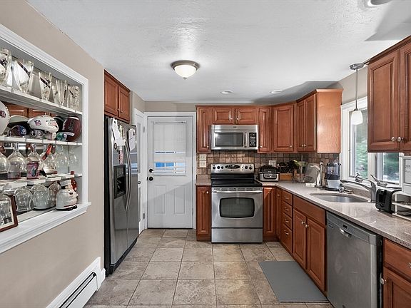 5th image of 38 Dighton Ave