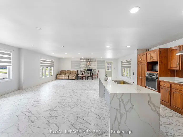 35 Eugene St — Photo 14