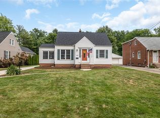 2253 Canterbury Rd, Westlake, OH 44145
