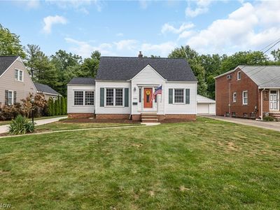 2253 Canterbury Rd, Westlake, OH, 44145