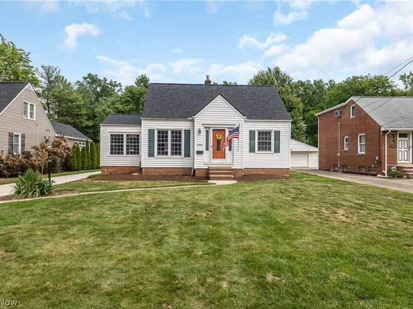 2253 Canterbury Rd, Westlake, OH 44145