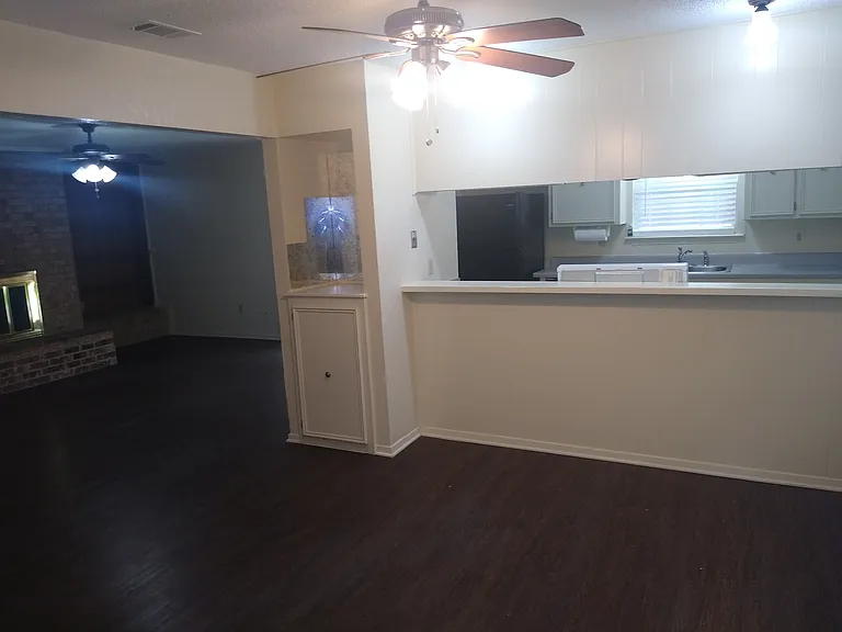 4127 Altamesa Blvd — Photo 11