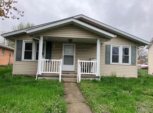 1002 E Hanover St, New Baden, IL