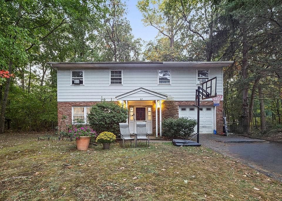 1st image of 87 Westlyn Drive
