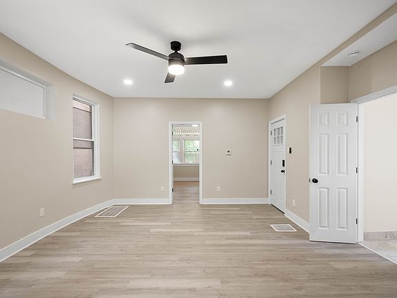 3rd image of 313 Kambach St Floor 1