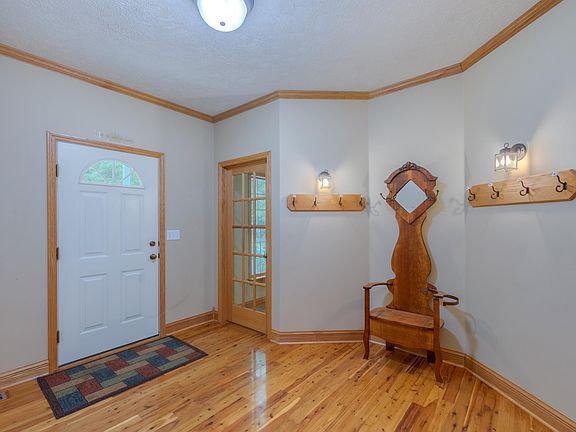 5th image of 6285 Egypt Valley Ave NE