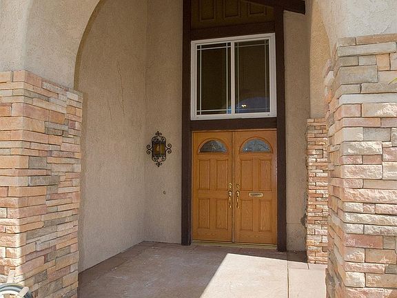 3rd image of 4800 Raymond Dr
