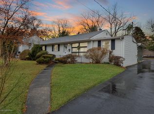 14 Emmons Ave, Farmingdale, NJ 07727