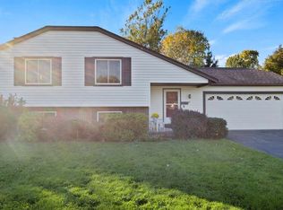 102 Laura Ln, Brockport, NY 14420
