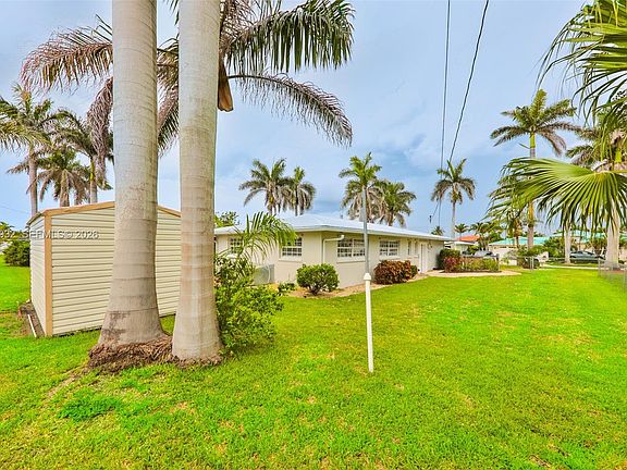 2nd image of 450 Bayshore Dr