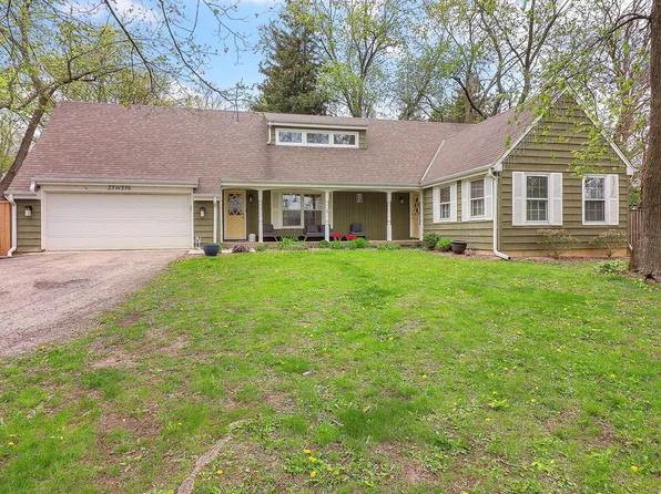 23W536 Saint Charles Rd, Carol Stream, IL 60188