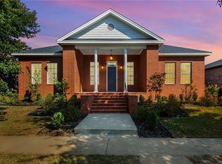 1768 N Best Friend Ln, Fayetteville, AR 72704