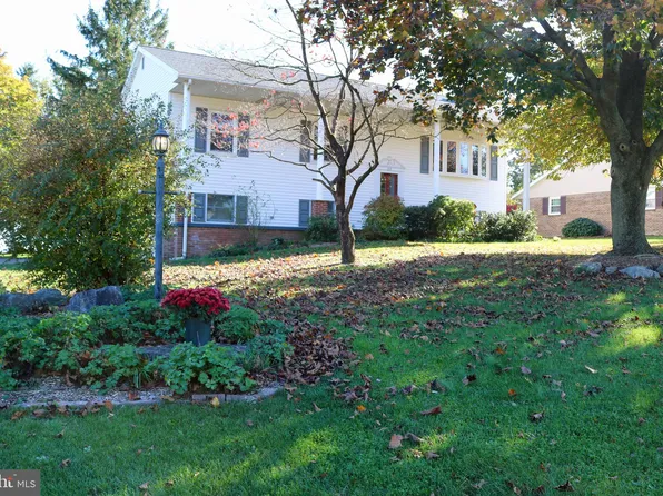 213 Audrey Dr, Lititz, PA 17543