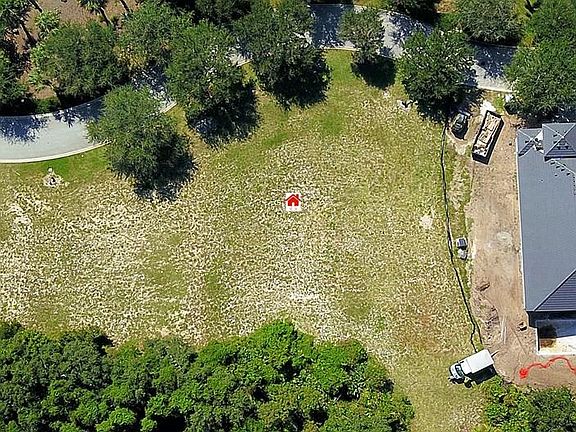 4th image of 10 Blue Heron Ln