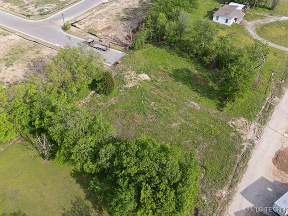 2nd image of 10138 S 137th Ave E