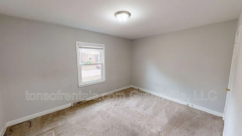 2 bed, 1.0 bath, $950 — Photo 4