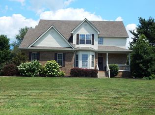 203 Colonial Dr, Versailles, KY 40383