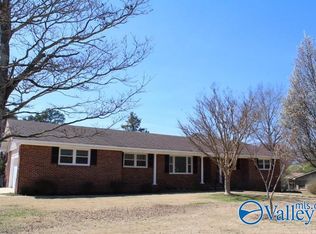 705 11th Ave NW, Arab, AL 35016