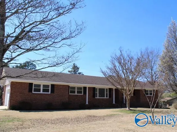 705 11th Ave NW, Arab, AL 35016