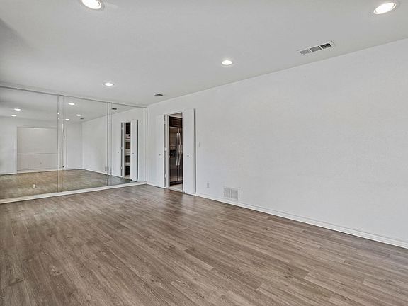 5th image of 3212 Pinehurst Dr