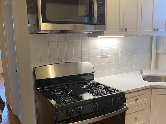 3rd image of 117 Liberty Ave #2