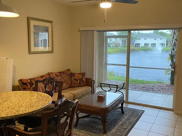 10105 Spyglass Hill Ln — Photo 5