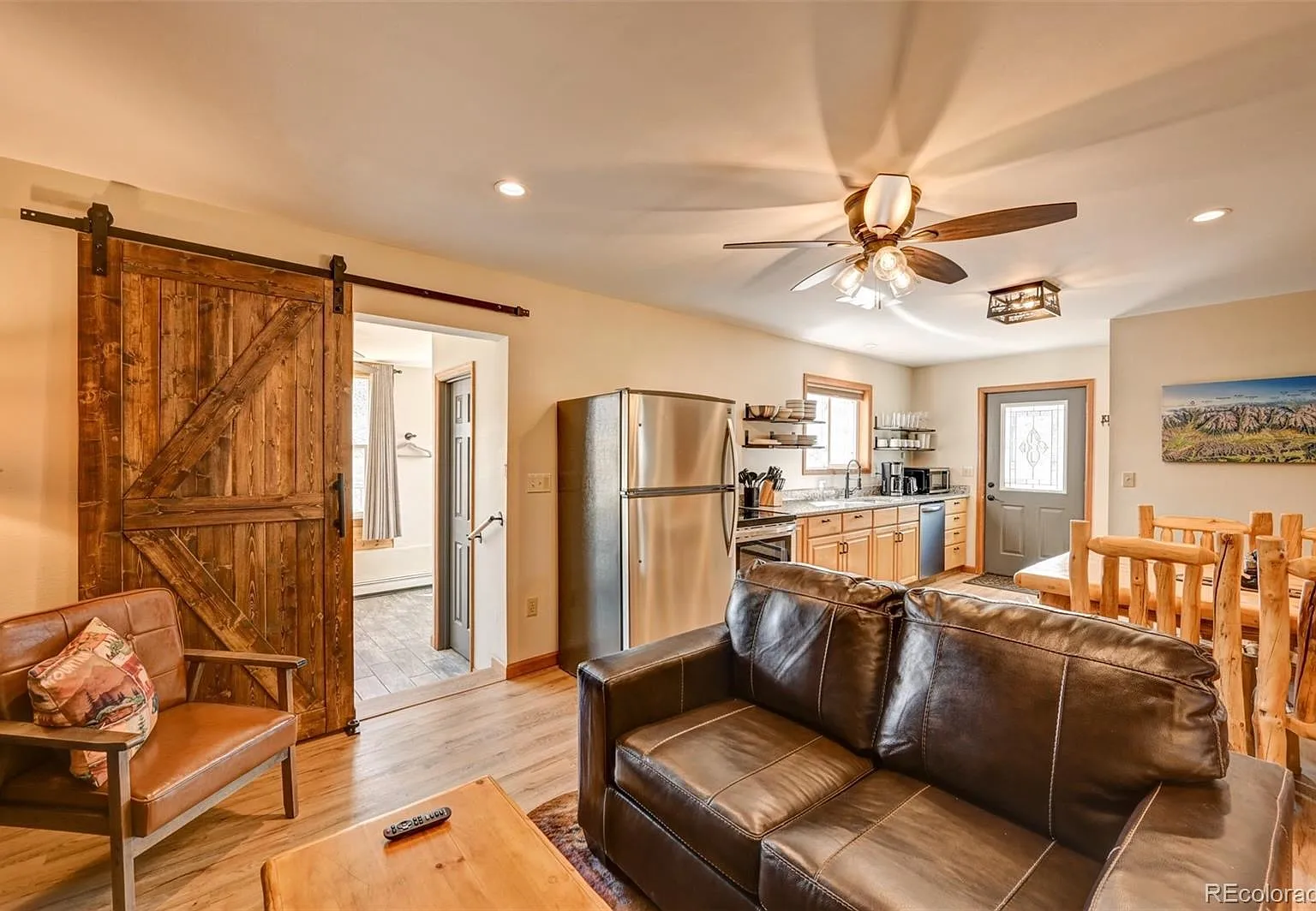 2 bed, 874 sqft, $1,850 — Photo 2
