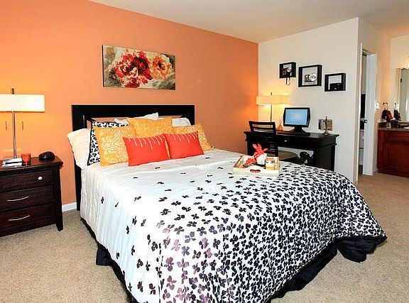 5th image of 5916 Laurel Ln APT 2014