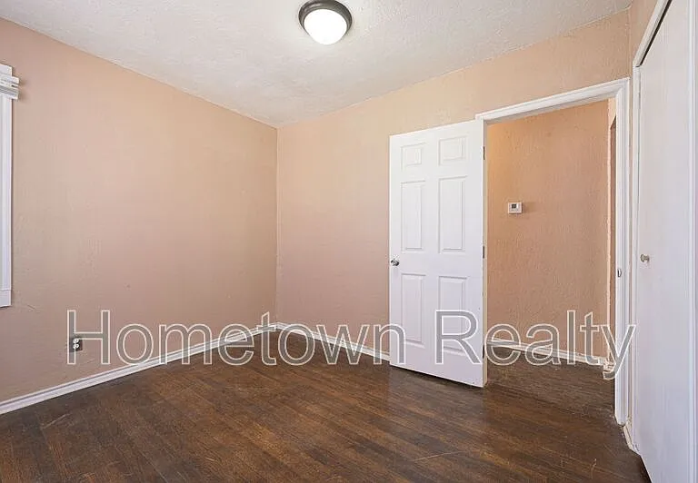 1605 NW 29th St — Photo 11