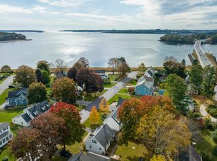 14 Just A Mere Rd, Falmouth, ME 04105