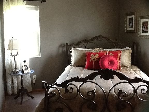3rd image of 932 Riverview Dr