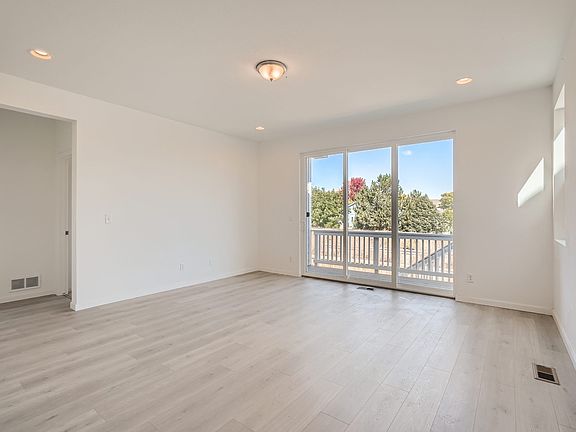 4th image of 497 High Point Dr