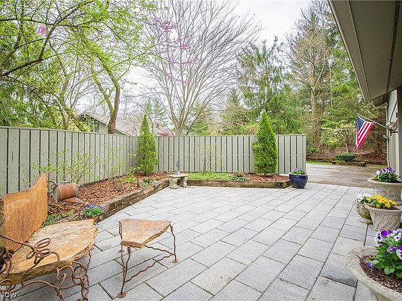 4th image of 315-6 Wood Ridge Dr