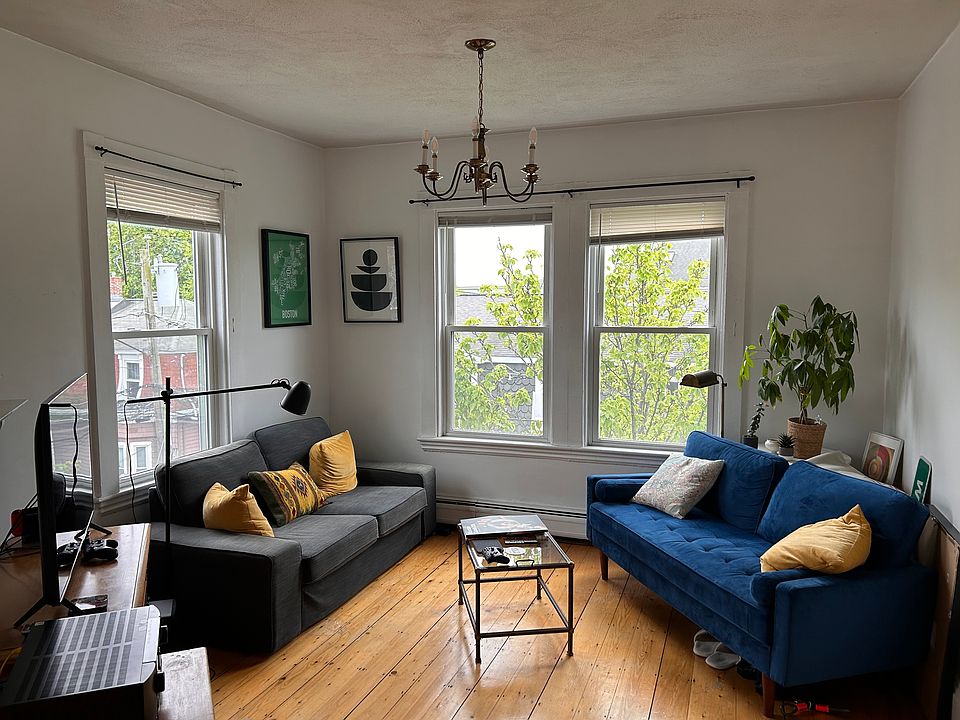 1st image of 35 Houghton St #3
