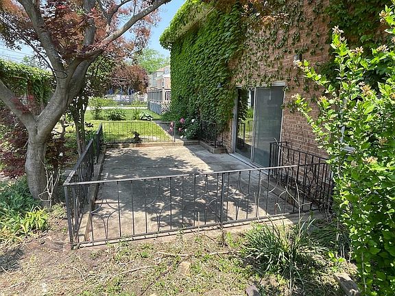 2nd image of 9624 S Avers Ave