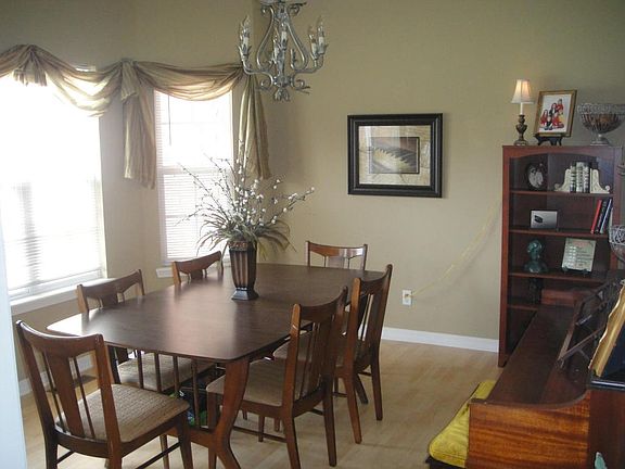 3rd image of 122 Sunfish Ave