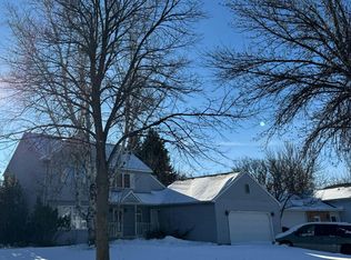 1322 Kuster Ct, Grand Forks, ND 58201