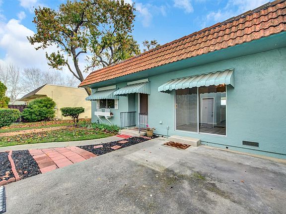 4th image of 666 Yellowstone Dr