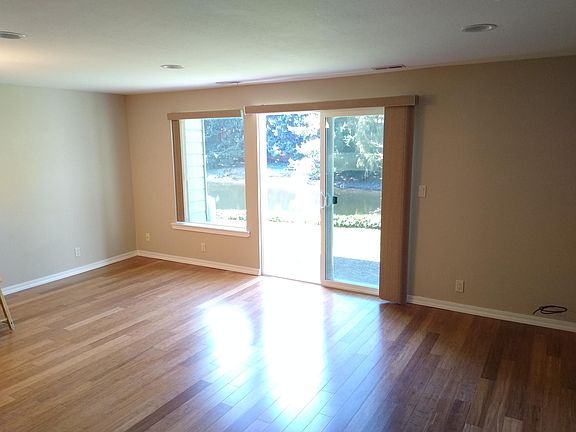 3rd image of 1009 Blue Heron Ave NE #1009