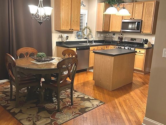 3rd image of 6910 Twin Falls Dr