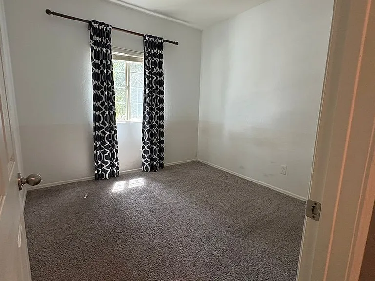 21248 W Palm Ln — Photo 7