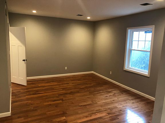 3rd image of 86 Iris Ave #Hous2