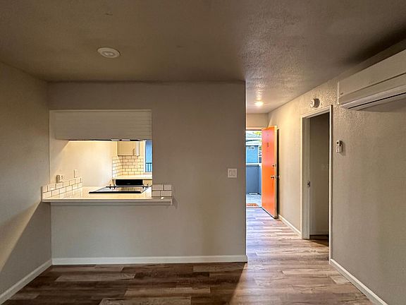 3rd image of 627 Acacia Way APT 18