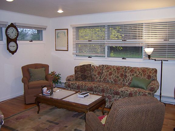 4th image of 5 Westminster Dr
