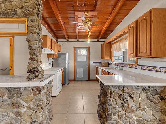 3rd image of 81975 Dillon Rd