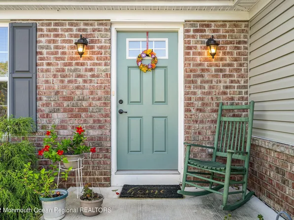 43 Portsmouth Lane, Tuckerton, NJ 08087