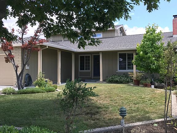 2nd image of 1082 Robbia Dr
