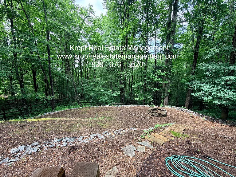 148 Sequoyah Hills Dr — Photo 24