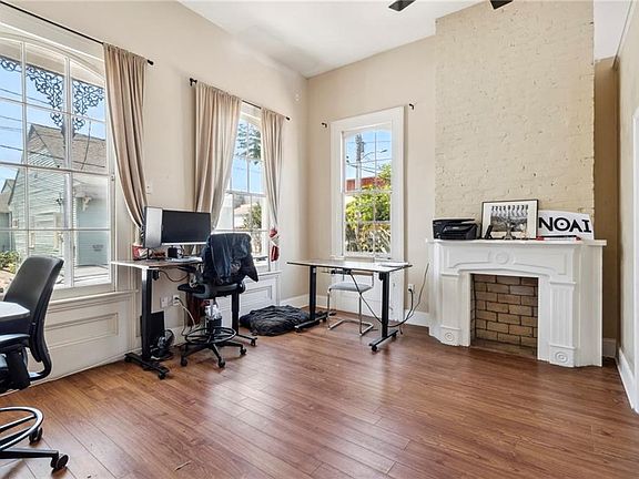 4th image of 3037 Royal St
