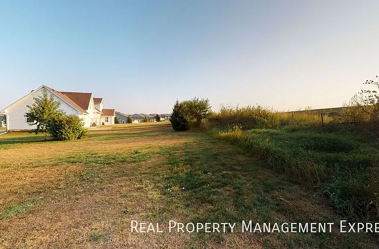 305 E Pine Lake Dr — Photo 44